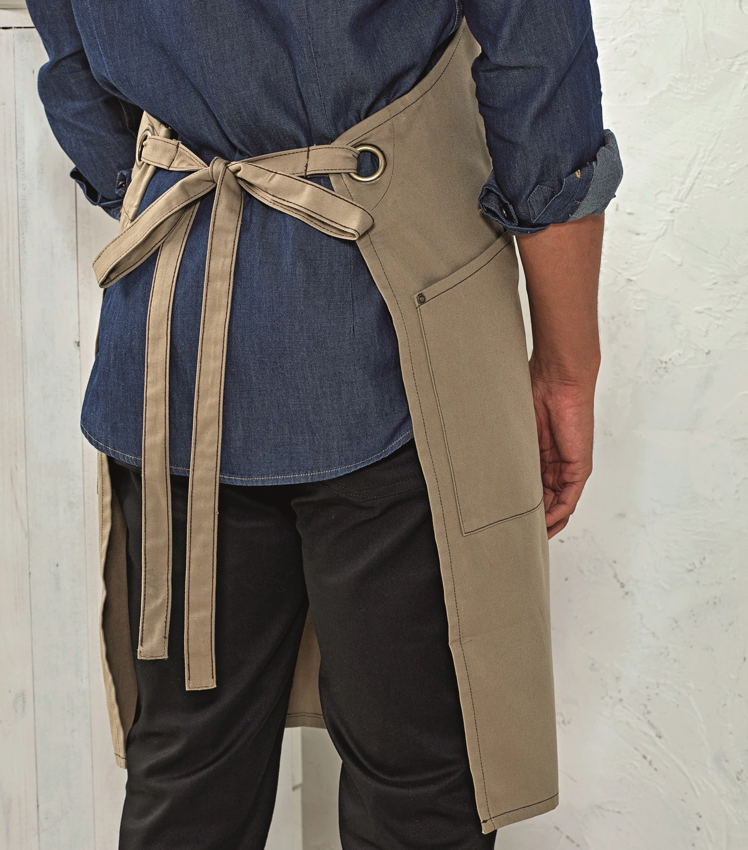 Barley Sustainable Bib Apron | NAVY/CAMEL